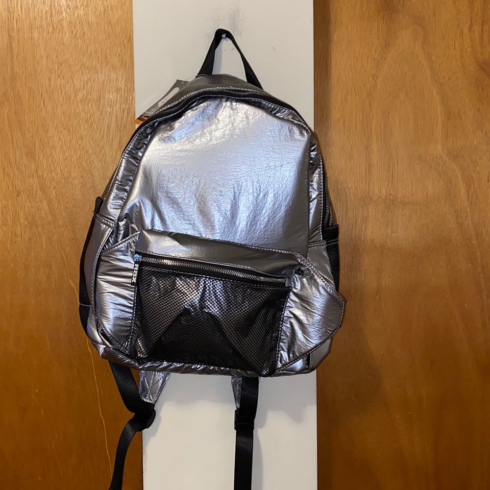 🔘NWT RBX Metallic Silver 2 in 1 Backpack